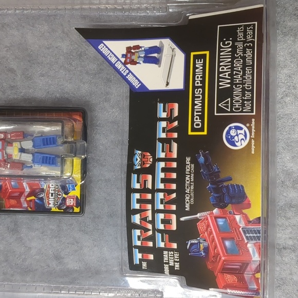 World’s Smallest Action Micro-Figures Transformers “Optimus Prime” #100 1.25" - Picture 3 of 9